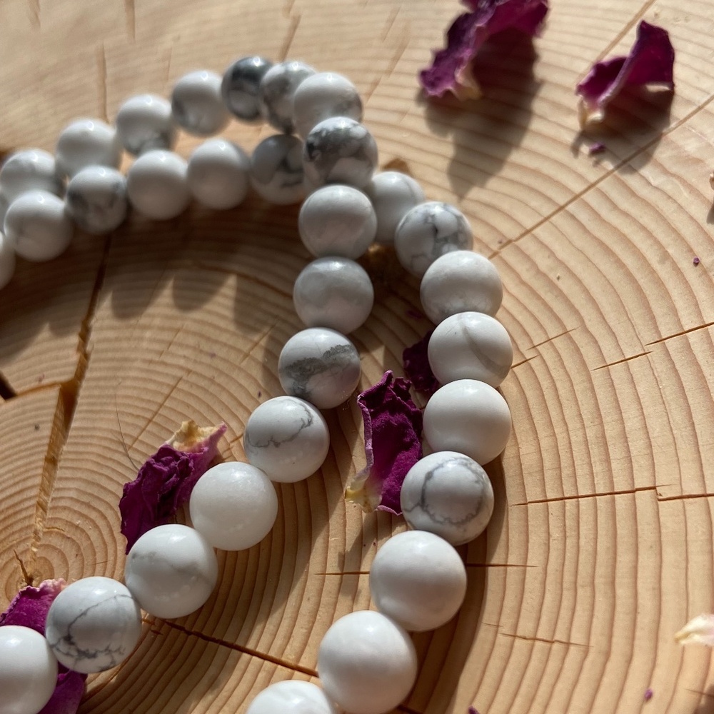 Howlite Beaded Bracelet - Picture 3 of 3
